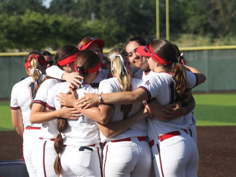 Beavers Softball celebrates Sophomore Night with a 2-1 win against Sacramento City&nbsp;College
